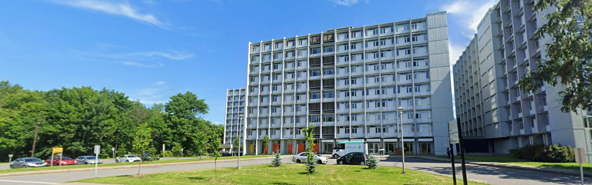 Exterior view of Mosquée de l’Association des Étudiant(e)s Musulman(e)s de l’Université Laval Quebec City building
